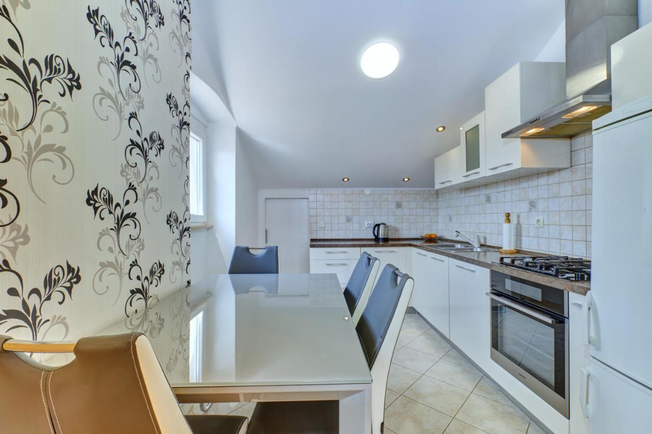 Apartment Dami Малий Лошинь Екстер'єр фото